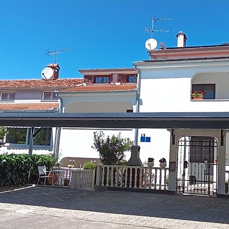Apartments Ivicek Пореч Екстер'єр фото
