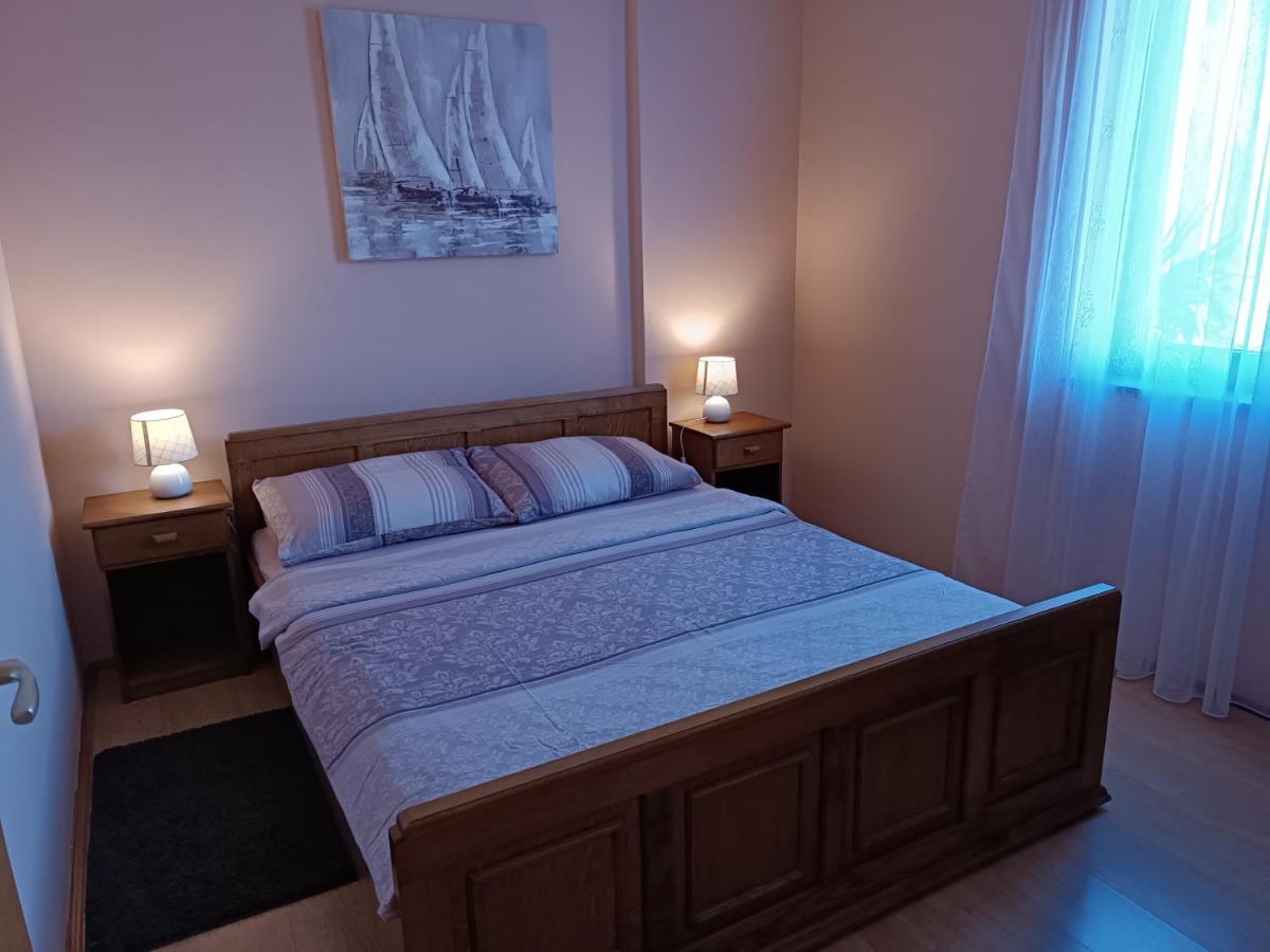 Apartments Ivicek Пореч Екстер'єр фото