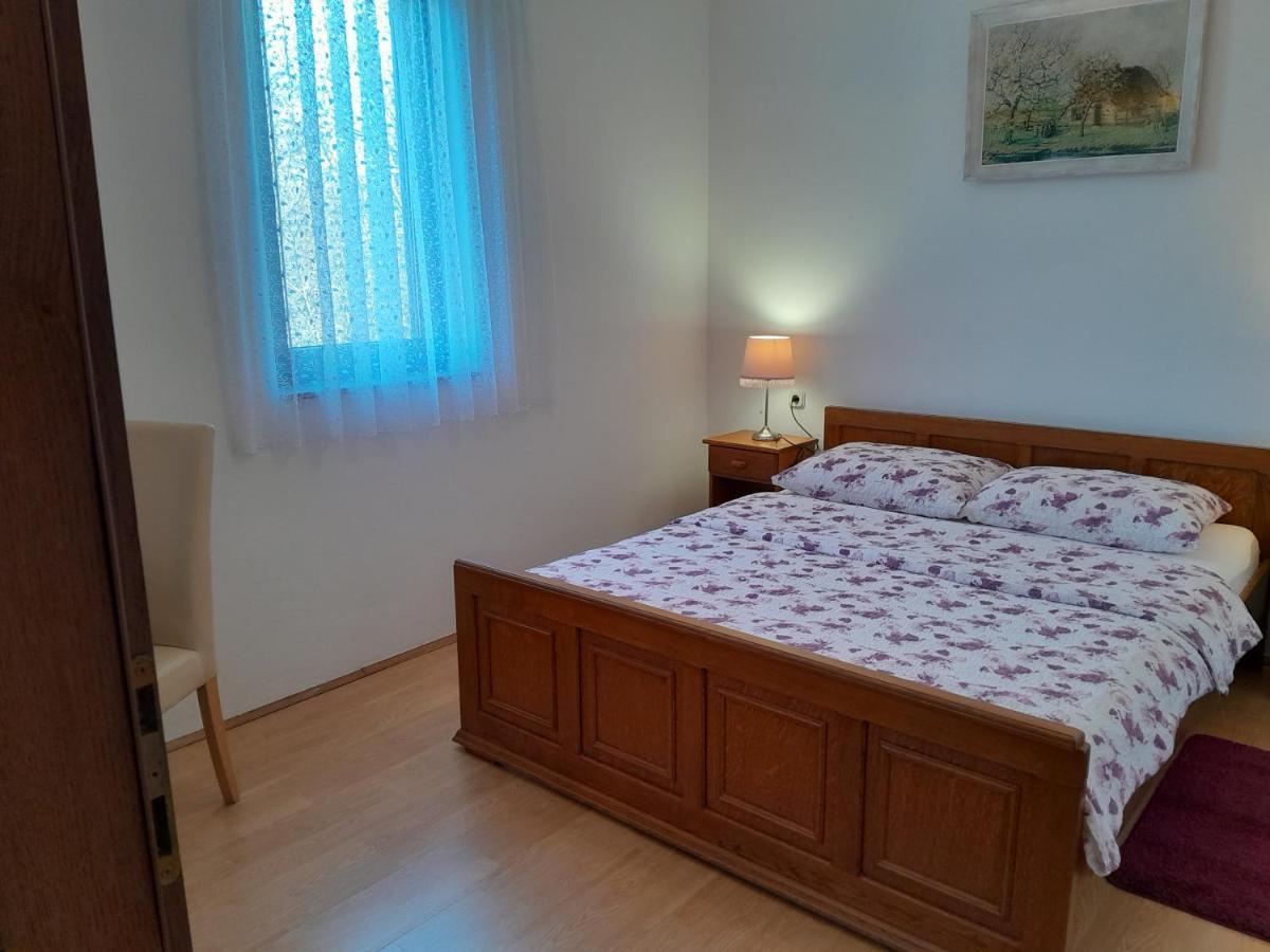 Apartments Ivicek Пореч Екстер'єр фото